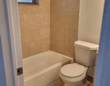 317 N 61st Terrace - Photo Thumbnail 5