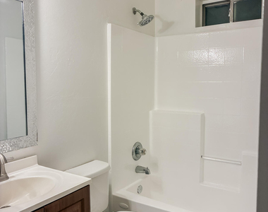 9105 W Raven Drive - Photo Thumbnail 14