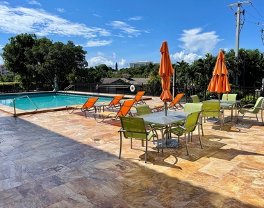 1000 Spanish River Road - Photo Thumbnail 44
