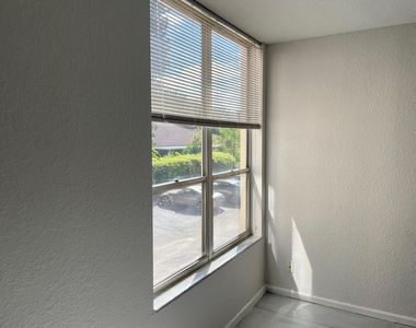 1000 Spanish River Road - Photo Thumbnail 27
