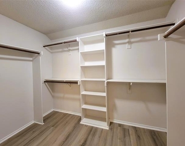 829 Beaver Creek Drive - Photo Thumbnail 10