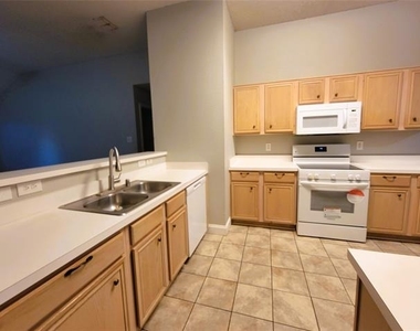 829 Beaver Creek Drive - Photo Thumbnail 3