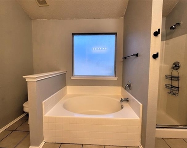 829 Beaver Creek Drive - Photo Thumbnail 7