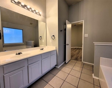 829 Beaver Creek Drive - Photo Thumbnail 8