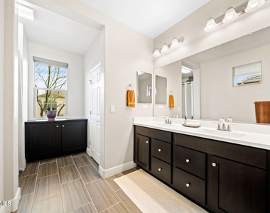 3904 Goldmine Canyon Way - Photo Thumbnail 17