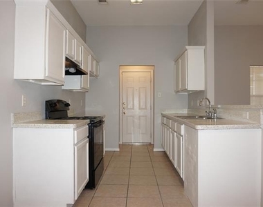 7819 Novella Drive - Photo Thumbnail 4