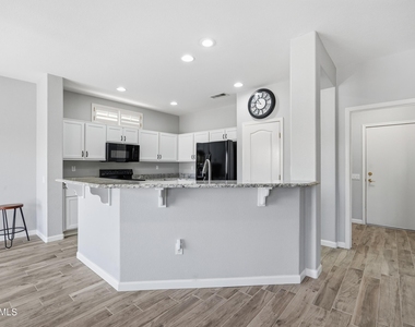 16536 W Rock Springs Lane - Photo Thumbnail 6