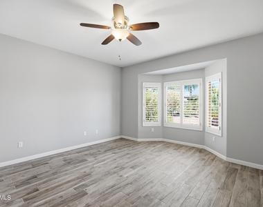 16536 W Rock Springs Lane - Photo Thumbnail 11