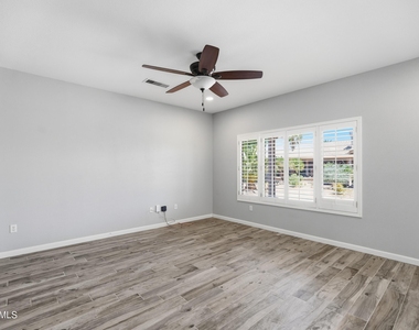 16536 W Rock Springs Lane - Photo Thumbnail 10
