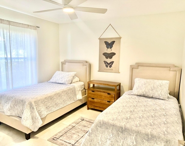 10591 Paso Fino Drive - Photo Thumbnail 10
