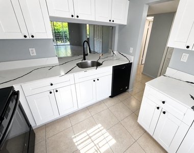 4321 Nw 9th Avenue - Photo Thumbnail 1