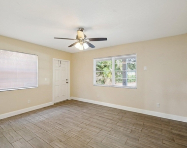 1455 15th Avenue - Photo Thumbnail 14