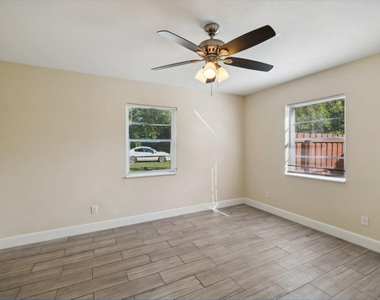 1455 15th Avenue - Photo Thumbnail 10