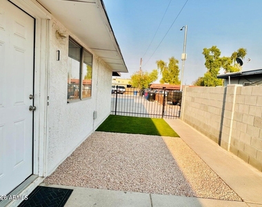 240 S Doran -- - Photo Thumbnail 12