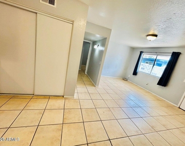 240 S Doran -- - Photo Thumbnail 5