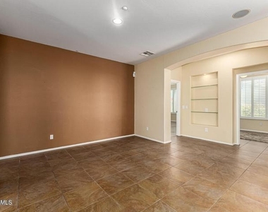 26735 N 127th Drive - Photo Thumbnail 16
