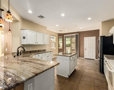 26735 N 127th Drive - Photo Thumbnail 11