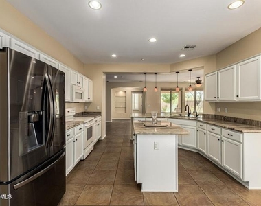 26735 N 127th Drive - Photo Thumbnail 10