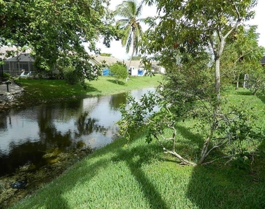 4002 Nw 73rd Avenue - Photo Thumbnail 12