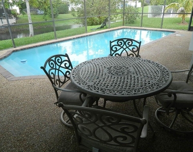 4002 Nw 73rd Avenue - Photo Thumbnail 11
