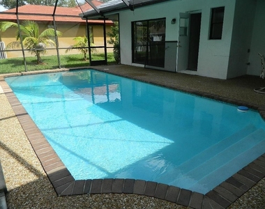 4002 Nw 73rd Avenue - Photo Thumbnail 10