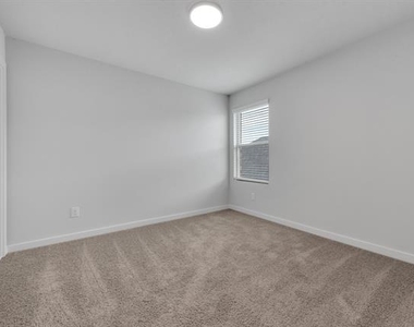 606 Green Grass Drive - Photo Thumbnail 21