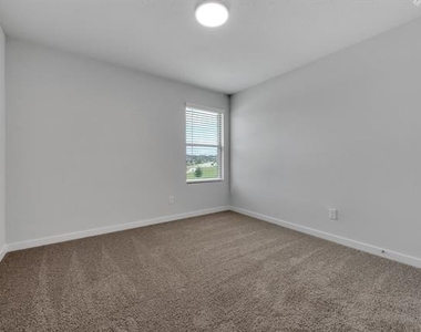 606 Green Grass Drive - Photo Thumbnail 22