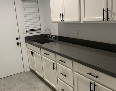 4306 N 12th Street - Photo Thumbnail 4