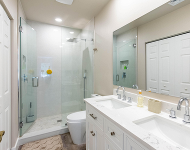 13792 Creston Place - Photo Thumbnail 15