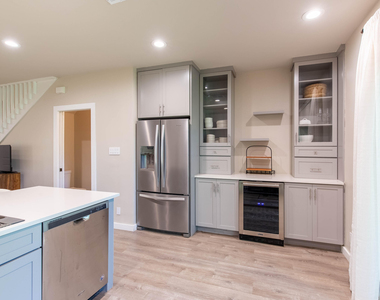13792 Creston Place - Photo Thumbnail 6