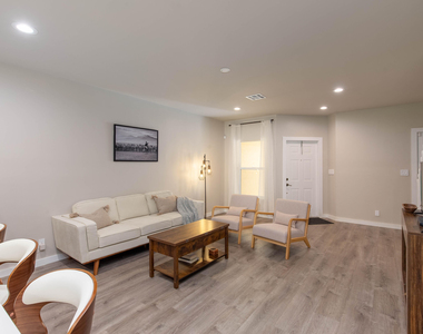 13792 Creston Place - Photo Thumbnail 10