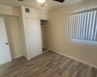 1405 W Clarendon Avenue - Photo Thumbnail 11