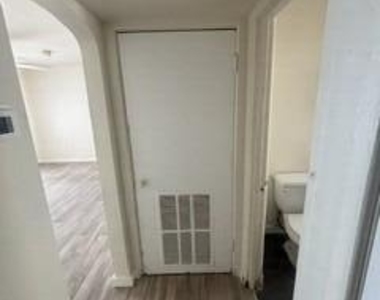 1405 W Clarendon Avenue - Photo Thumbnail 15
