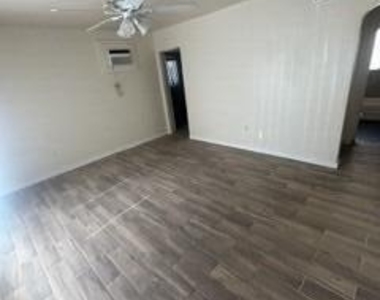 1405 W Clarendon Avenue - Photo Thumbnail 3