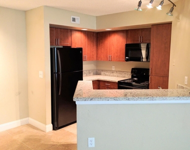 12840 Vista Isles Drive - Photo Thumbnail 2