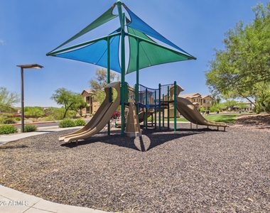 2130 W Hunter Court - Photo Thumbnail 16