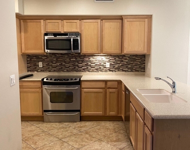 2130 W Hunter Court - Photo Thumbnail 1