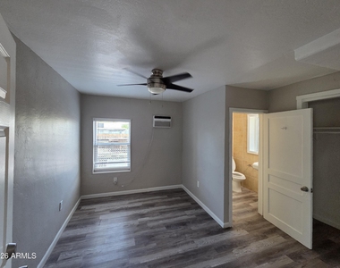 2336 N 11th Street - Photo Thumbnail 7