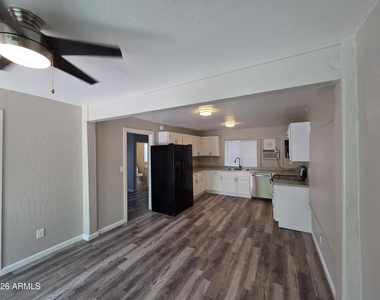 2336 N 11th Street - Photo Thumbnail 5