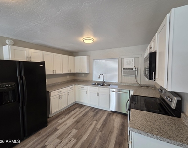 2336 N 11th Street - Photo Thumbnail 6