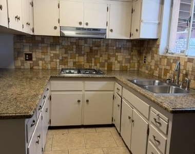 4949 W Verde Lane - Photo Thumbnail 3