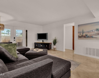 3313 N 68th Street - Photo Thumbnail 5