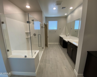 1560 W Avenida Del Valle -- - Photo Thumbnail 7