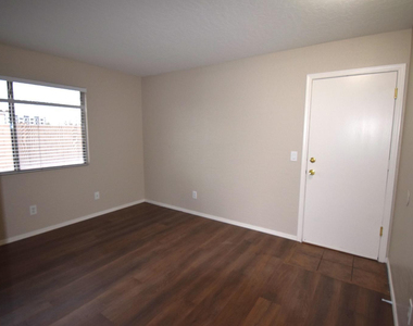 15338 N 148th Court - Photo Thumbnail 9