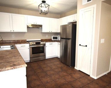 15338 N 148th Court - Photo Thumbnail 4
