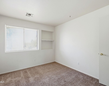 6107 N 135th Drive - Photo Thumbnail 23