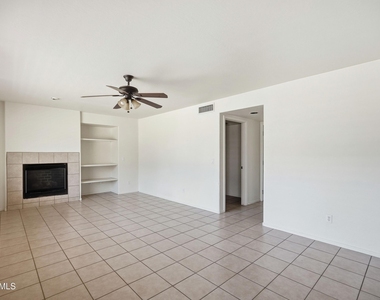 6107 N 135th Drive - Photo Thumbnail 3