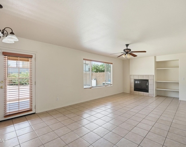 6107 N 135th Drive - Photo Thumbnail 2