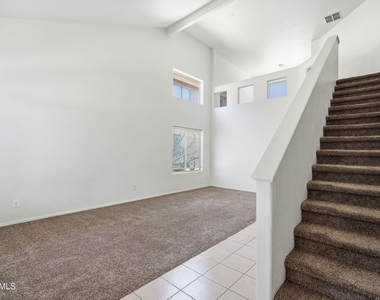 6107 N 135th Drive - Photo Thumbnail 11