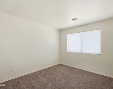 6107 N 135th Drive - Photo Thumbnail 12
